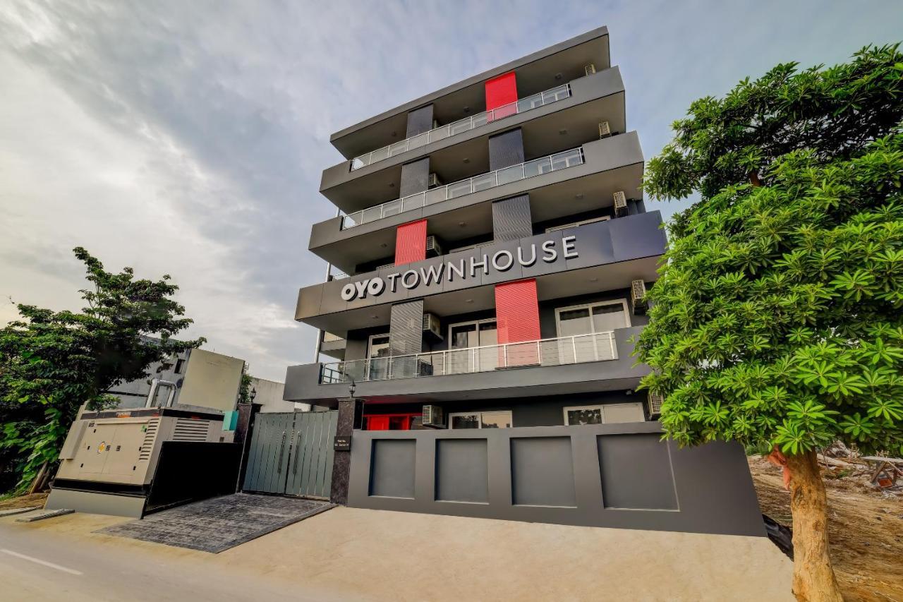 Townhouse Infinity Stays Gurgaon Dış mekan fotoğraf